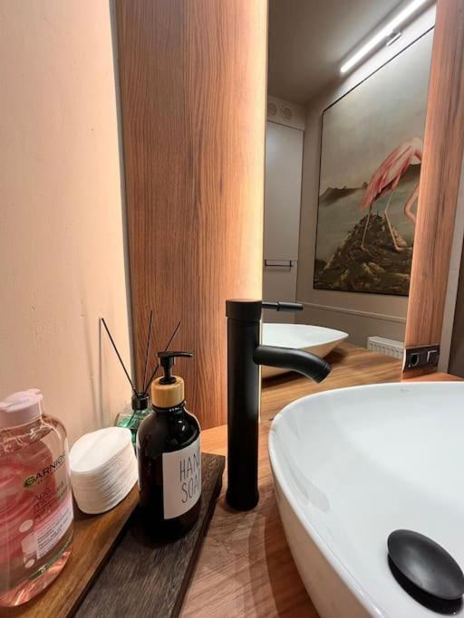 Littlehouse- Entire Property For Maximum 4 People Bucureşti Exterior foto
